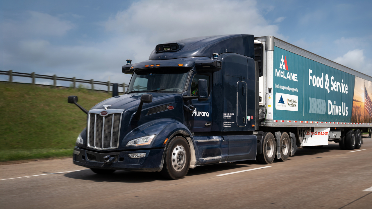 Aurora and McLane Go Fully Driverless on Dallas-Houston Route