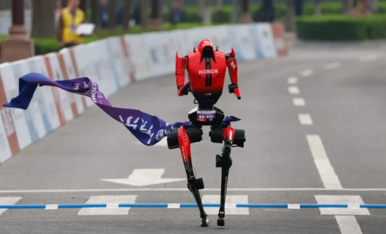 China Hosts Record-Breaking Robot Half Marathon with 300+ Humanoid Runners