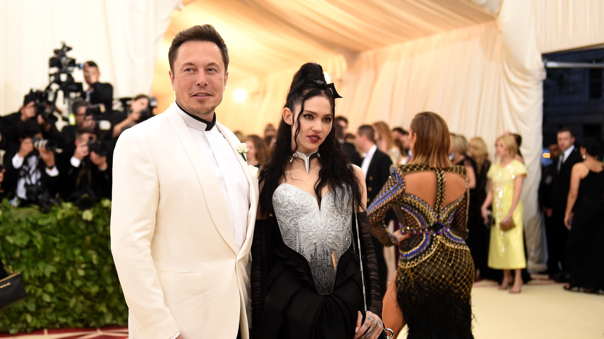Elon Musk Proposes Brain Downloads to Robots at Met Gala Event