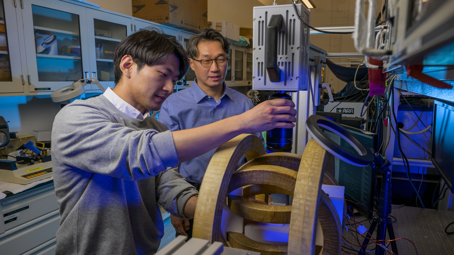 SMU Develops Magnetic Control System for Microrobots Without Tracking