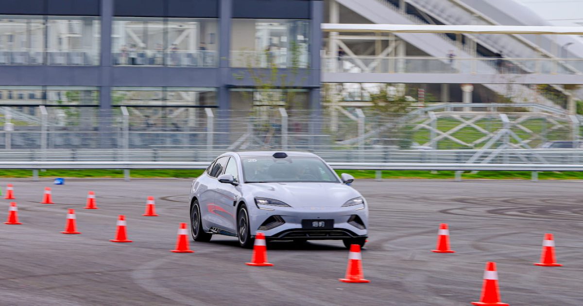 BYD And China Rivals Set 2027 Solid-State EV Target | The Robotics Media